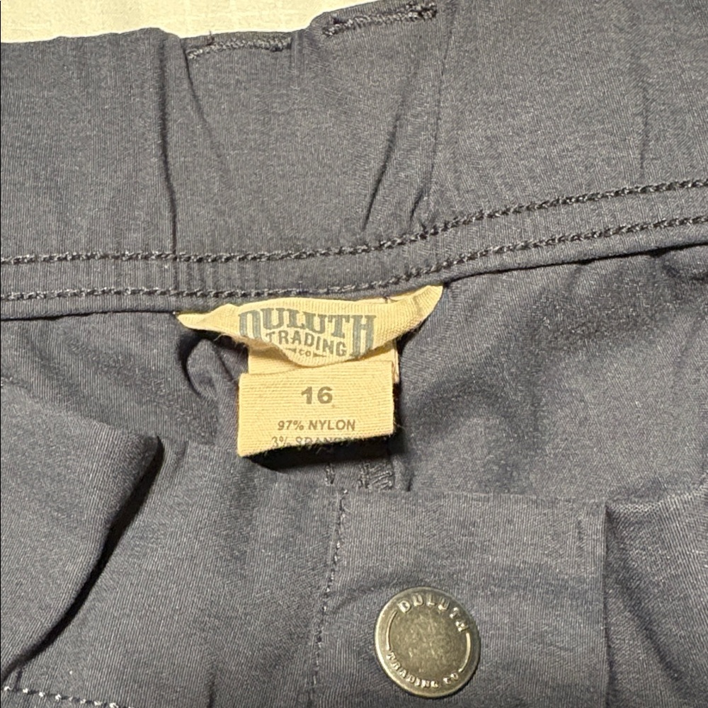 Duluth Trading Company Dry on the Fly shorts 7” inseam - Picture 4 of 4